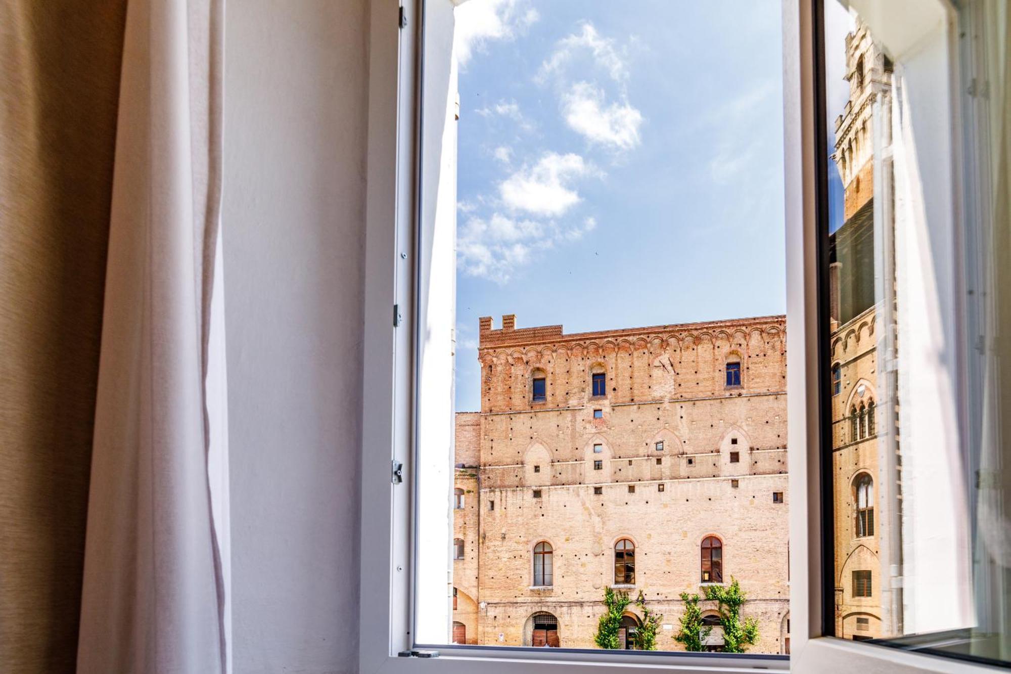 Apartamento Charme Centro Storico Siena Exterior foto