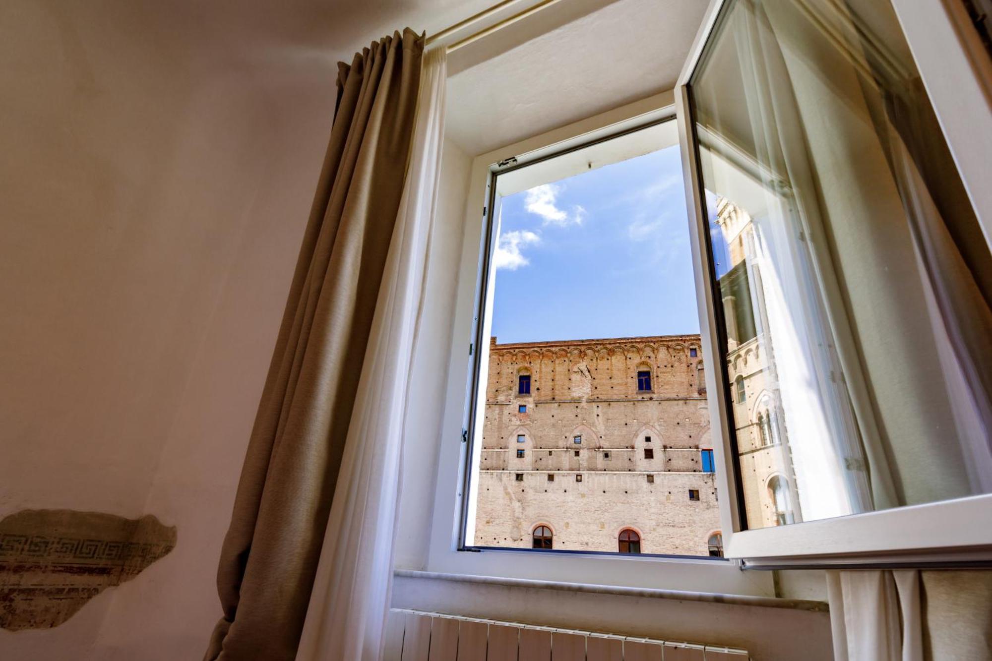 Apartamento Charme Centro Storico Siena Exterior foto